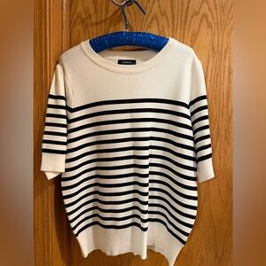 Fashion Black and White Striped Knit Top